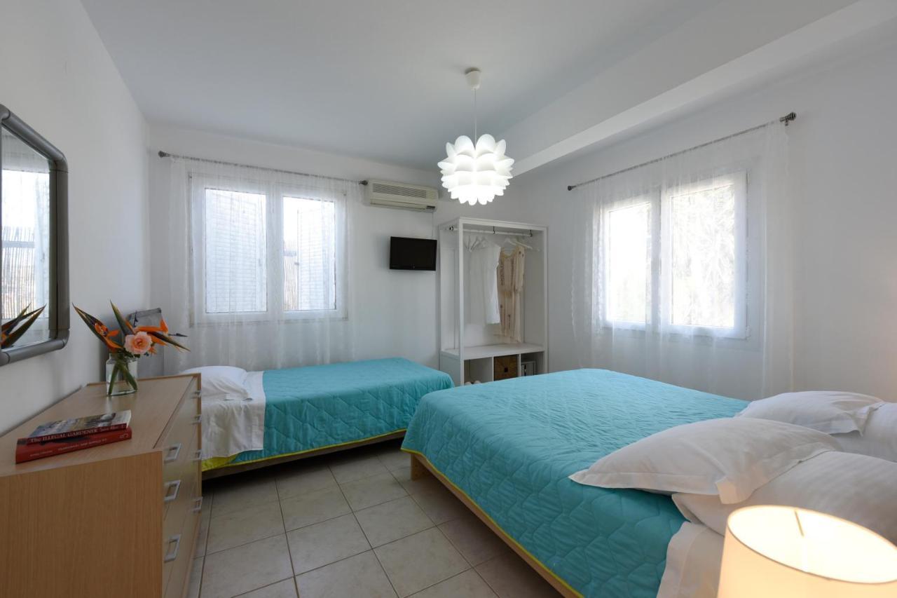 Tsakanos Apartments Adamantas Exterior photo