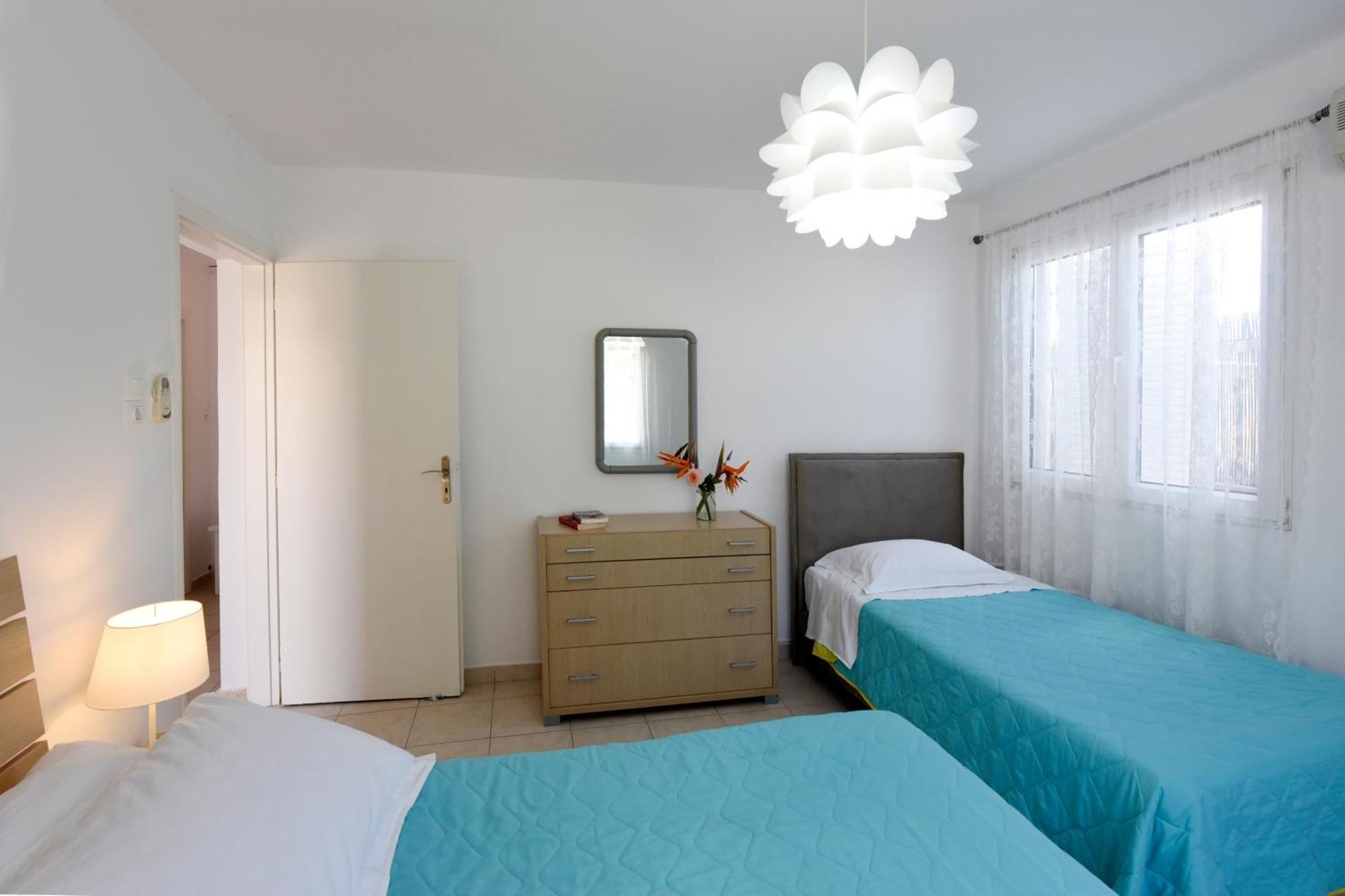Tsakanos Apartments Adamantas Room photo